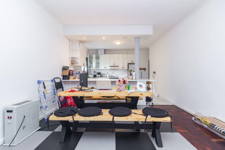 2 Bedroom Property for Sale in Vredehoek Western Cape